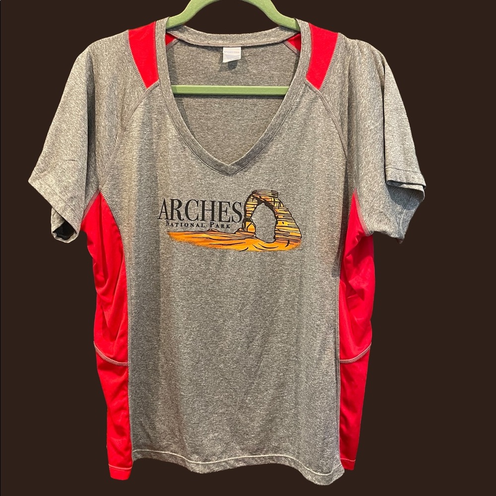 Sport-Tek Ladies XL V Neck Arches National Park Performance Tee Shirt XL - Picture 2 of 5